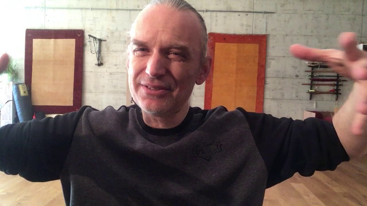"Zhao Chen Dao yin"  Haut du corps!