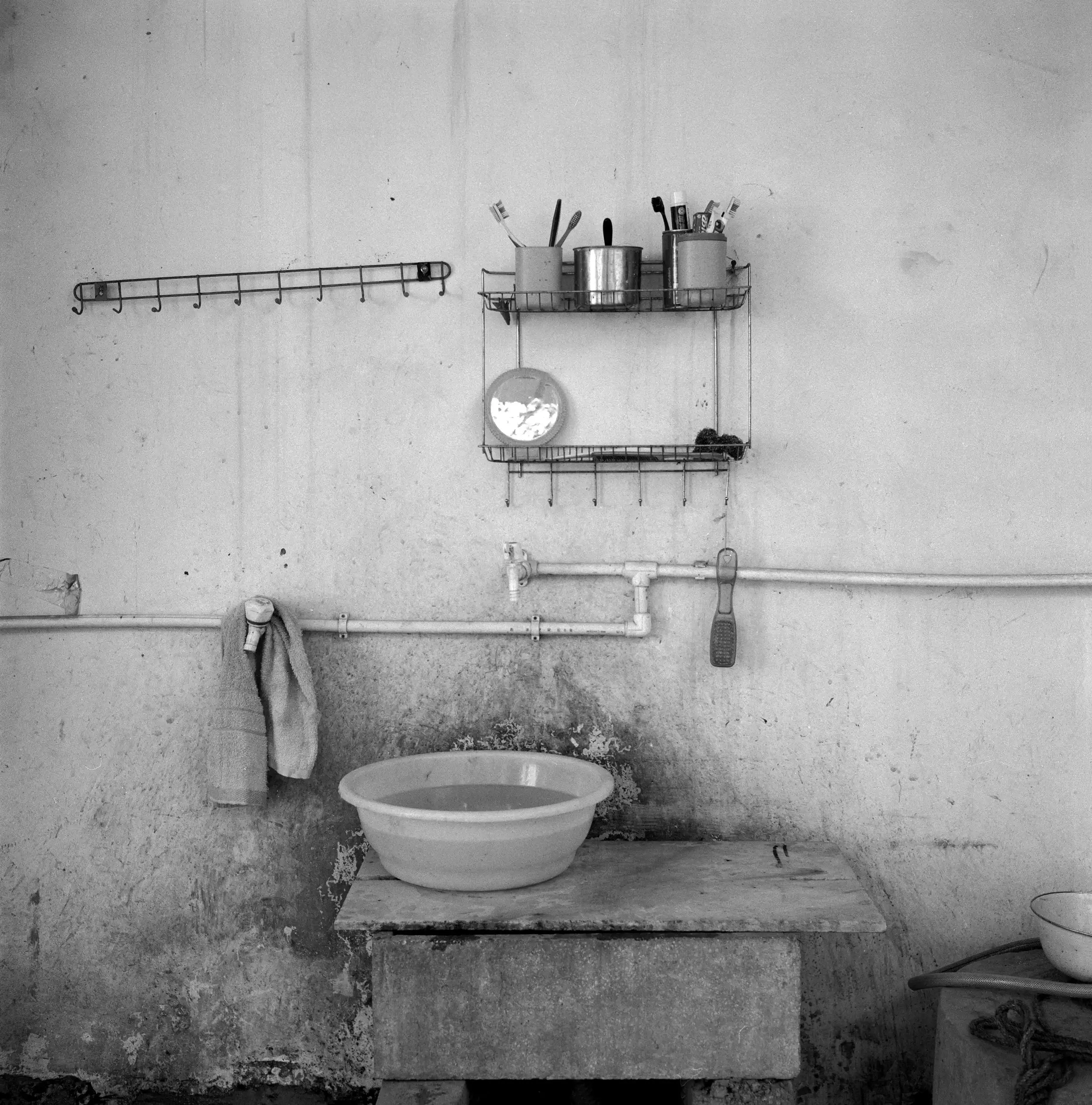 Illustration d'une bassine et de brosse à dent Photo de Clélia Rochat.